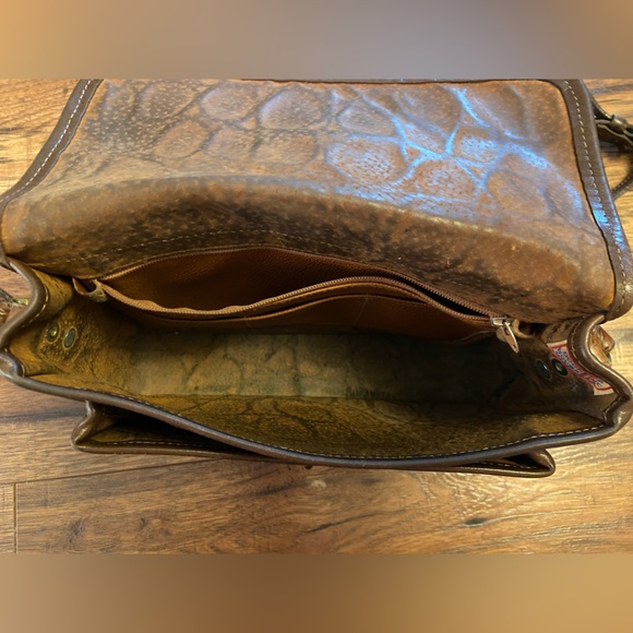 VTG RARE Dooney & Bourke Crossbody Bag Brown Leather Alligator Croc Embossed USA - Picture 10 of 16